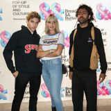 Bonnie Strange und die Söhne von Boris Becker, Elias und Noah, besuchten im September gemeinsam die Modemesse Bread & Butter in Berlin. Über ihre Zeit als Model sagte die 32-Jährige dem "Playboy": "Als reines Model, so wie früher, bin ich im Prinzip nur ein erweiterter Kleiderbügel, da fehlt mir der kreative Ansatz." 