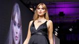 Bei der Fashion Week in Berlin schritt Bonnie Strange im Januar mit Babybauch über den Laufsteg und verkündete damit offiziell ihre Schwangerschaft. Sie war damals bereits im sechsten Monat.