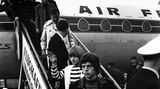 Die Rolling Stones vor einer Air-France-Maschine