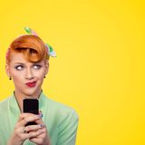 Das Passwort alleine reicht als Schutz  Auch ein sicheres Passwort reicht nicht als Schutz, warnt Wacker. "Es gibt viele Wege an Ihr Passwort zu gelangen, auch wenn es richtig gut ist". Wenn jemand über die Schulter schaut, ist das Passwort genausowenig sicher, wie wenn Hacker es aus einem schlecht geschützten Portal stehlen. "Daher sollte man heutzutage immer auf 2-Faktor-Authentifizierung setzen. Das heißt   neben dem Passwort wird zusätzlich ein Einmal-Code angefordert. Dieser wir entweder durch ein Gerät generiert oder zum Beispiel via SMS zugeschickt."