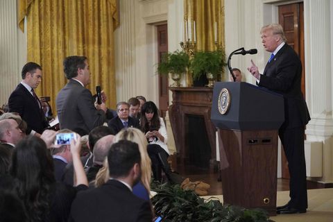 CNN-Reporter Jim Acosta, US-Präsident Donald Trump: Vergleichbares wäre bei Bundespressekonferenz nicht möglich