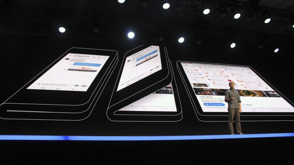 Auf der Bühne zeigte Samsung sein Infinity Flex Display