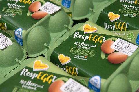 Eier im Supermarkt, die ohne Kükentöten auskommen