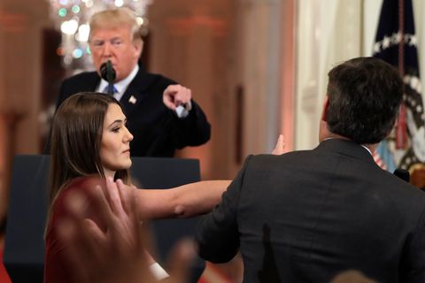 Eklat bei Pressekonferenz: Jim Acosta, Donald Trump und eine angebliche Handgreiflichkeit