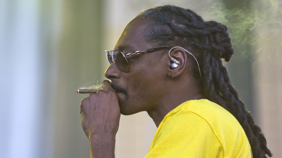 Snoop Dogg raucht Joint vor Weißem Haus: "Ich musste es tun" | STERN.de