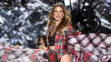 Nach zwei Schwangerschaften zurück auf dem Laufsteg: das aus Namibia stammende Model Behati Prinsloo. Die Ehefrau von Sänger Adam Levine arbeitet seit 2008 für Victoria's Secret.