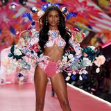 Jasmine Tookes ist seit 2012 Victoria's Secret Model. Vor zwei Jahren durfte sie sogar den berühmten Fantasy Bra tragen, das teuerste Stück jeder Show.