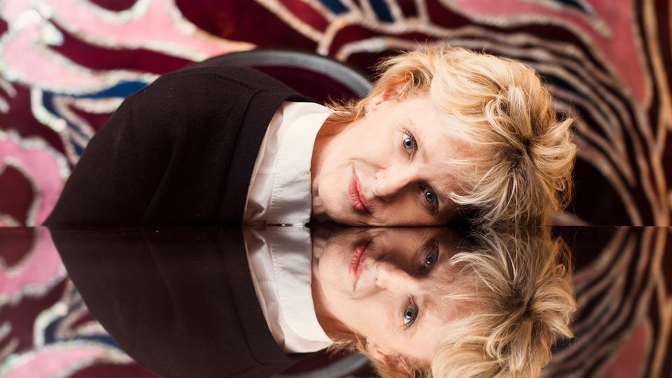 Hirschhausen und Siri Hustvedt: Was ist die größte Illusion der Menschheit? Siri Hustvedt ist sich sicher: "Die Hoffnung, dass wir irgendeine Art von Unsterblichkeit erreichen könnten." Was ist die größte Illusion der Menschheit? Siri Hustvedt ist sich sicher: "Die Hoffnung, dass wir irgendeine Art von Unsterblichkeit erreichen könnten."