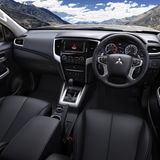 Das Cockpit des Mitsubishi L200 2019