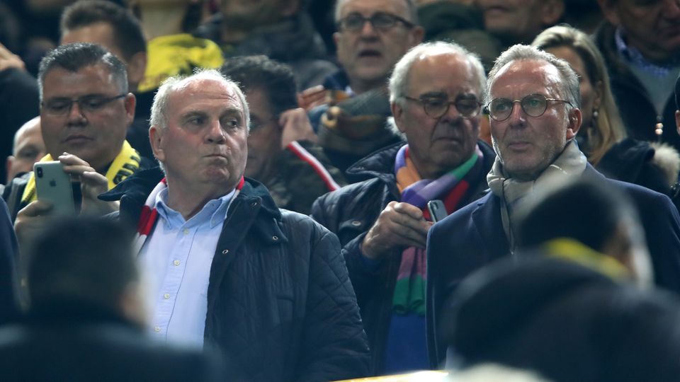 Suboptimale Mienen zu einem für sie suboptimalen Spiel: Bayern-Bosse Uli Hoeneß (l.) und Karl-Heinz Rummenigge