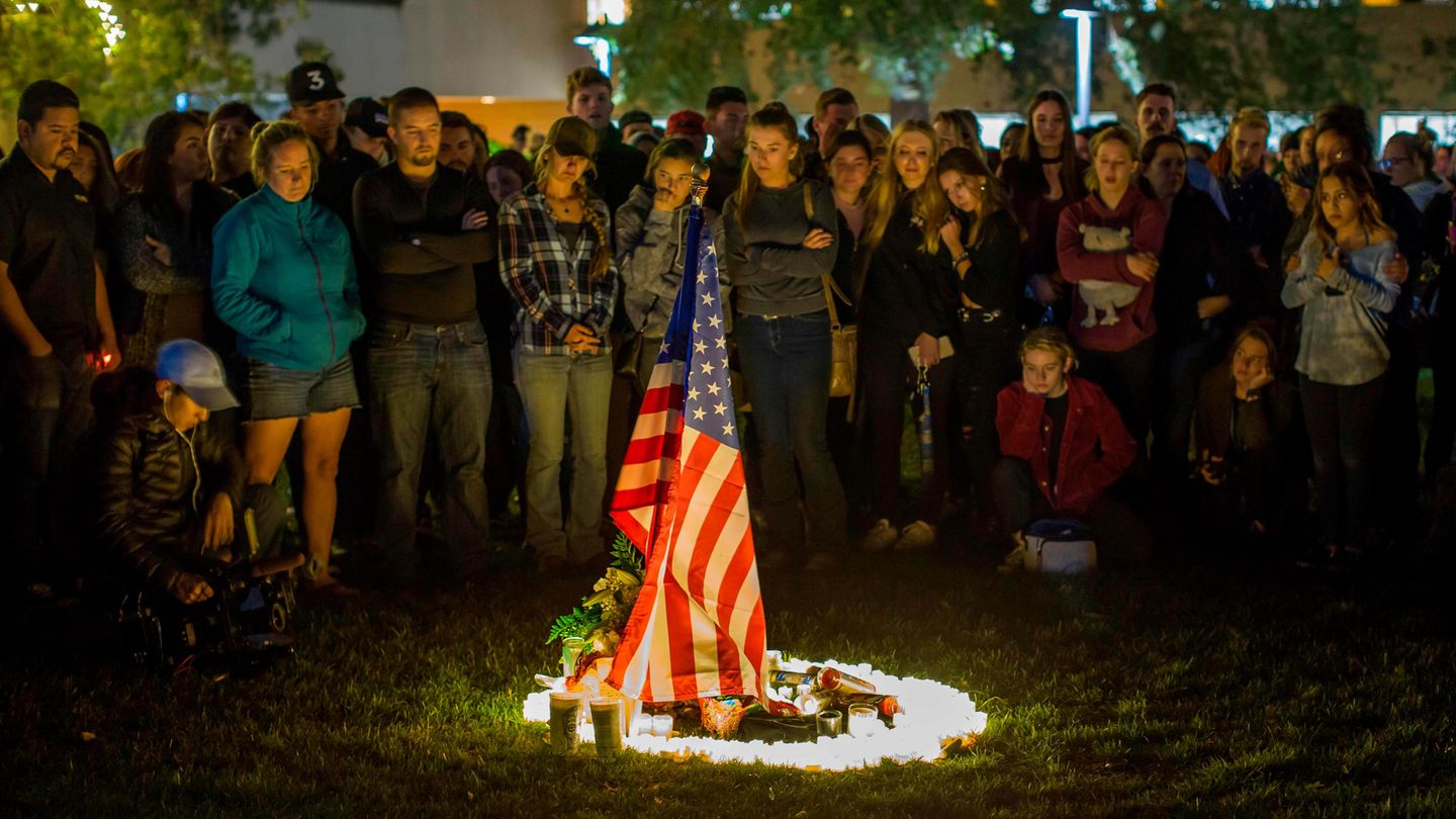Trauer nach der Attacke von Thousand Oaks
