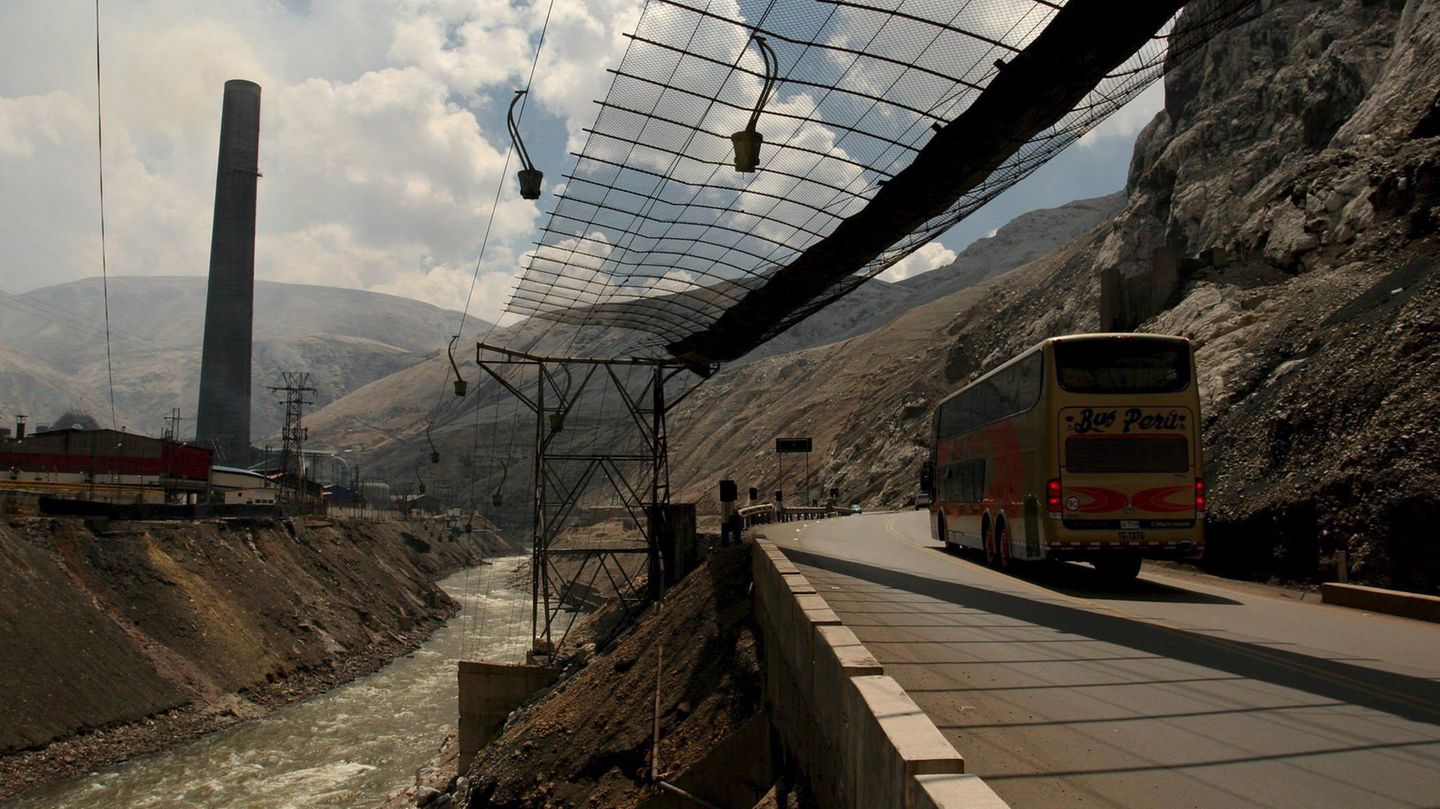 Busunglück von Jugendmannschaft in Peru