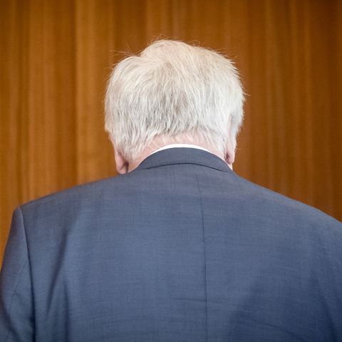 Horst Seehofer tritt zurück - schon wieder