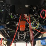 Blick von unten auf die neue Verkabelung.