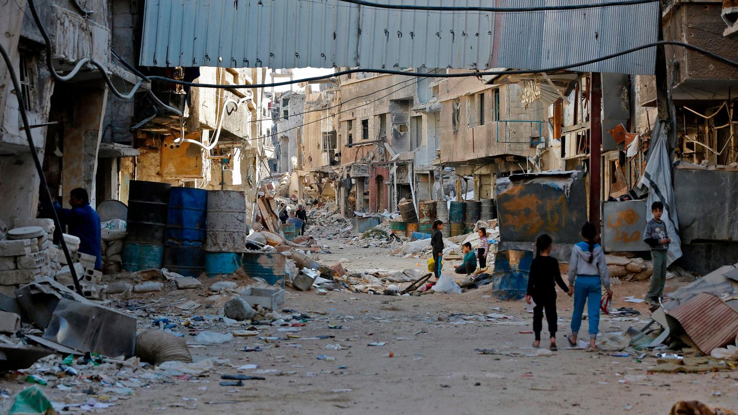 Halbzerstörte Straße in Tadamun im Süden der syrischen Hauptstadt Damaskus