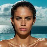 Das portugiesische Model Sara Sampaio arbeitet seit 2013 für Victoria's Secret und wurde 2015 zum Engel befördert. Im selben Jahr machte Russell James dieses Porträt.