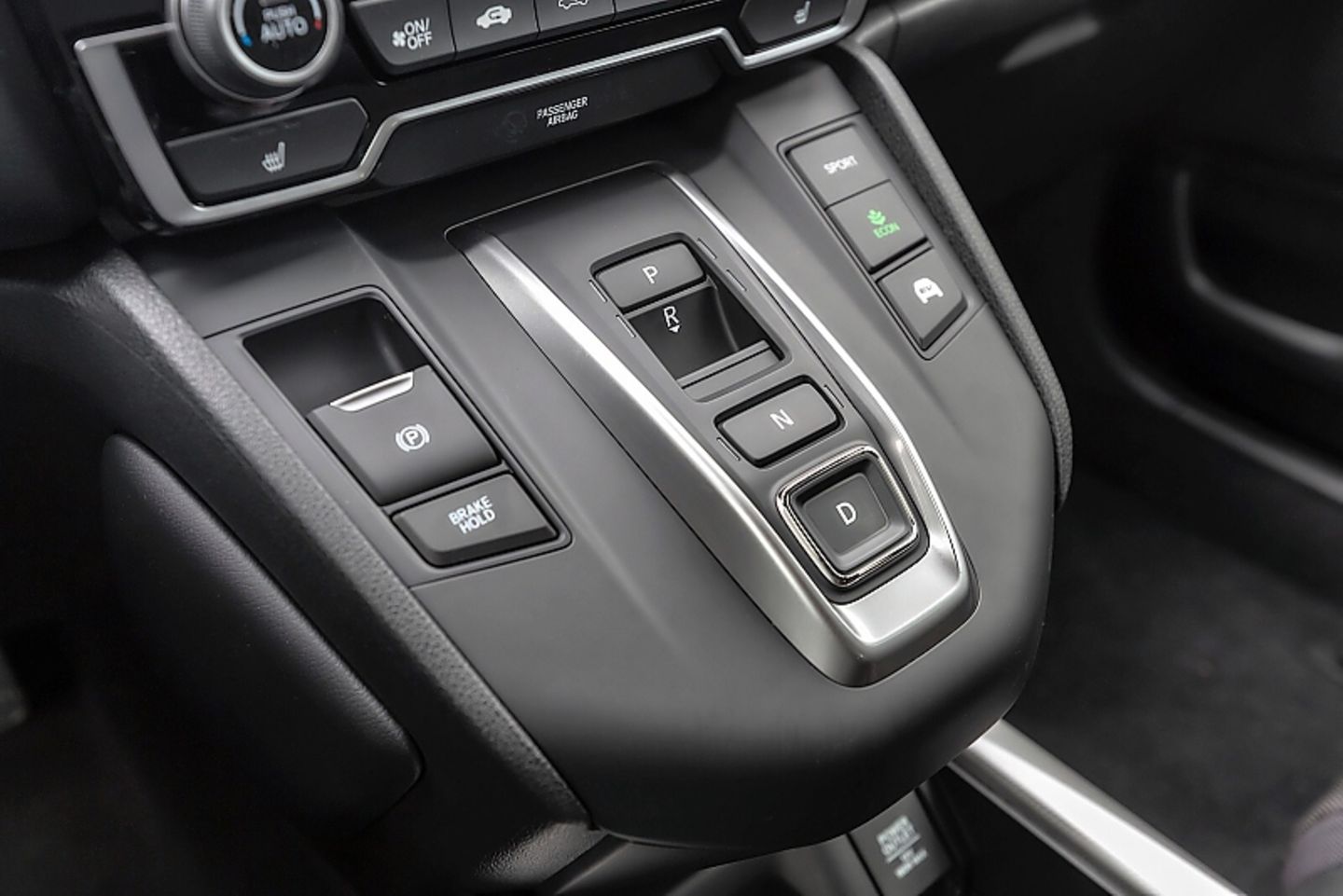 Der Honda CR-V Hybrid kommt ohne Wahlhebel für eine Automatik aus