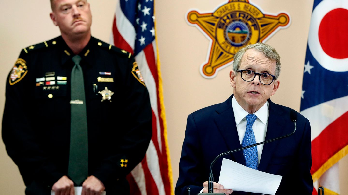 Mike DeWine, Generalstaatsanwalt von Ohio, verkündet die Festnahmen der mutmaßlichen Mörder