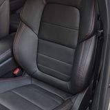 Die Sitze sind bequem, lassen aber Seitenhalt vermissen