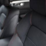 Die farblich abgesetzten Nähte sollen Akzente setzen