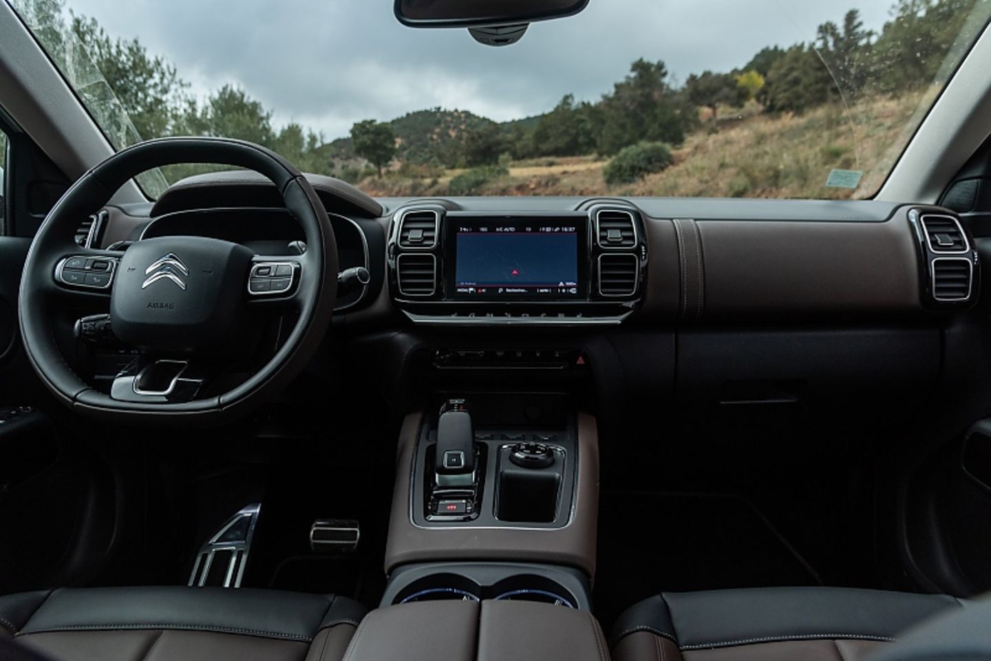 Das Cockpit des Citroen C5 Aircross Blue HDI 180