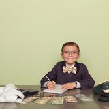 2. Das Steinzeithirn sucht nach Mustern und eins davon heißt "aller guten Dinge sind drei". Wer also zwei Jahre erfolgreich war, sollte es doch auch im dritten schaffen. Tatsächlich liegt aber die Wahrscheinlichkeit im Laufe von drei Jahren besser zu sein als der Markt rein rechnerisch nur bei 12,5 Prozent!