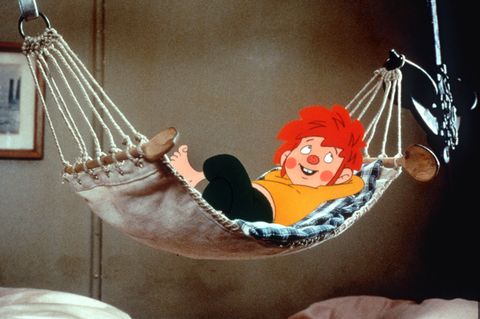 Pumuckl in einer Hängematte