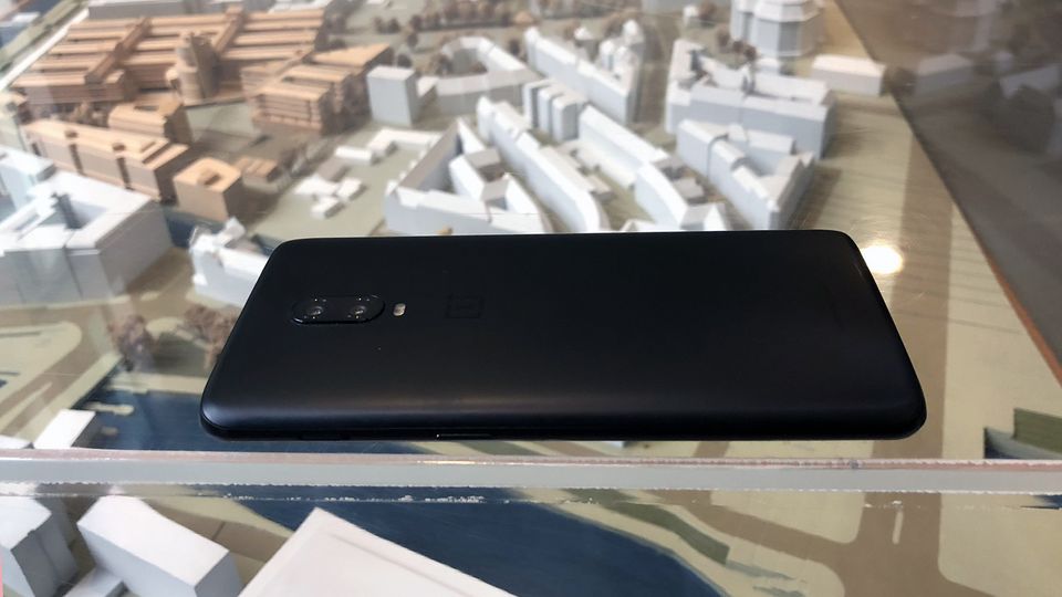 Android-Smartphone: Oneplus 6T: Dieses China-Smartphone treibt Samsung und Co. vor sich her Android-Smartphone: Oneplus 6T: Dieses China-Smartphone treibt Samsung und Co. vor sich her