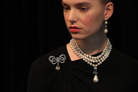 Der Perlen-Anhänger von Marie-Antoinette wurde für Rekordsumme versteigert