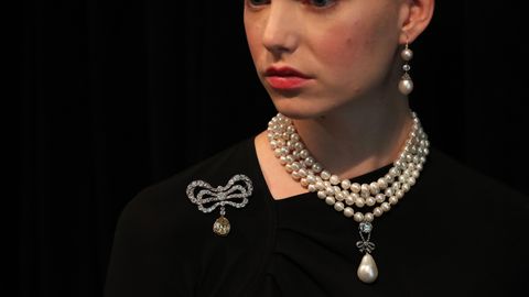 Der Perlen-Anhänger von Marie-Antoinette wurde für Rekordsumme versteigert