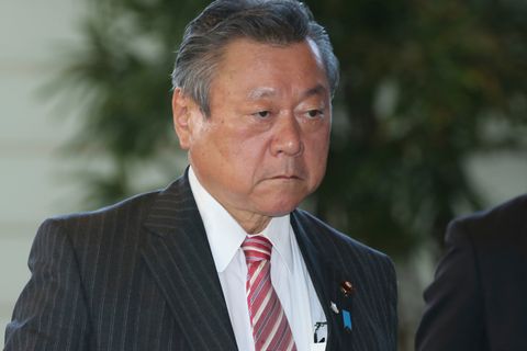 Der japanische Minister Yoshitaka Sakurada