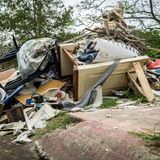 Aufräum- und Abbruchkosten  In vielen Verträgen werden die Zahlungen, um den Schutt zu beseitigen, auf fünf Prozent der Versicherungssumme begrenzt. Das ist meist viel zu wenig, um die Trümmer wegzuräumen. Achten Sie auf eine ausreichende Absicherung.