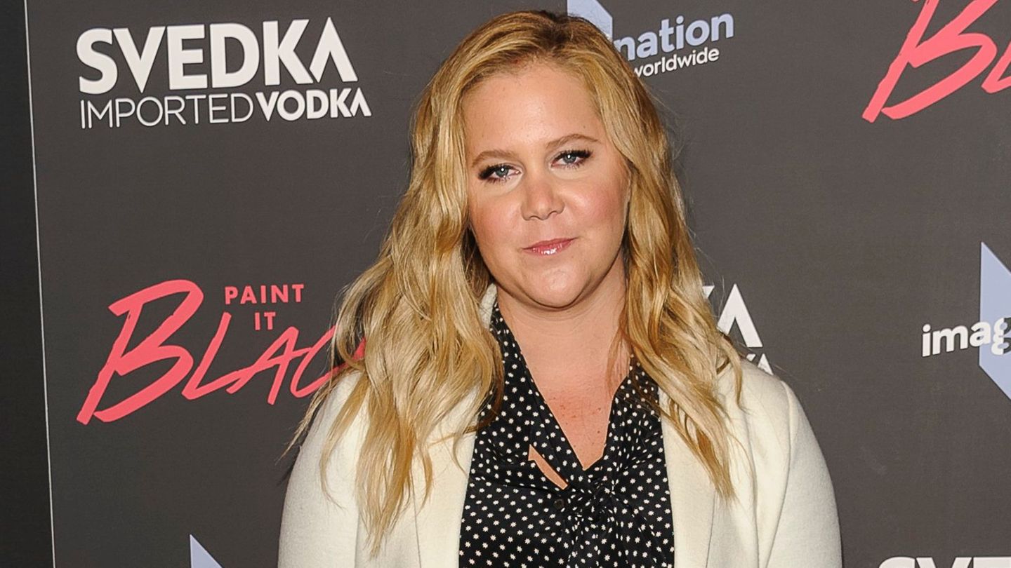 Amy Schumer Us Star Mit Komplikationen Im Krankenhaus Stern De