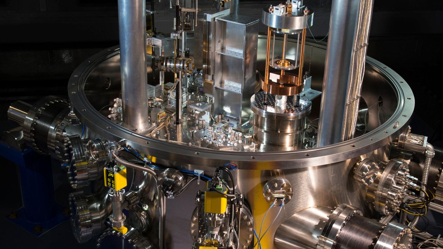 Geräte wie die NIST-4 Kibble balance werden in Zukunft Gewichte kalibrieren.