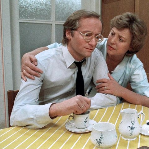Ein Bild von 1985, aus frühen "Lindenstraßen"-Tagen: Helga Beimer (Marie-Luise Marjan) mit ihrem ersten Mann Hans (Joachim Hermann Luger). 