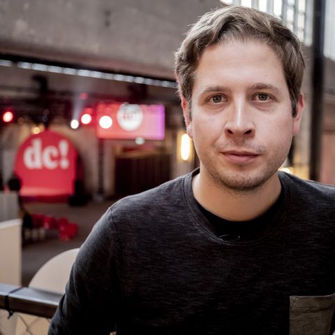 Der Bundesvorsitzende der Arbeitsgemeinschaft der Jungsozialistinnen und Jungsozialisten in der SPD (kurz Jusos), Kevin Kühnert, ist für seine kritischen Äußerungen bekannt.