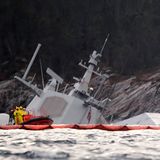 Fregatte übersieht Tanker  Finanziell leistete sich Norwegen den größten Militär-Patzer des Jahres. Am Ende eines großen Nato-Manövers sank die top-moderne Fregatte "Helge Ingstad". Ein offizielles Ergebnis des Unfalls gibt es noch nicht, aber es scheint, als hätte es die Besatzung der Fregatte geschafft, mit voller Fahrt einen Tanker zu rammen, der von einem Schlepper gezogen wurden.  Das Missgeschick kostet den norwegischen Steuerzahler 500 Millionen Euro. Menschen kamen zum Glück nicht zu Schaden.