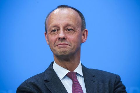 Friedrich Merz spricht über sein Einkommen