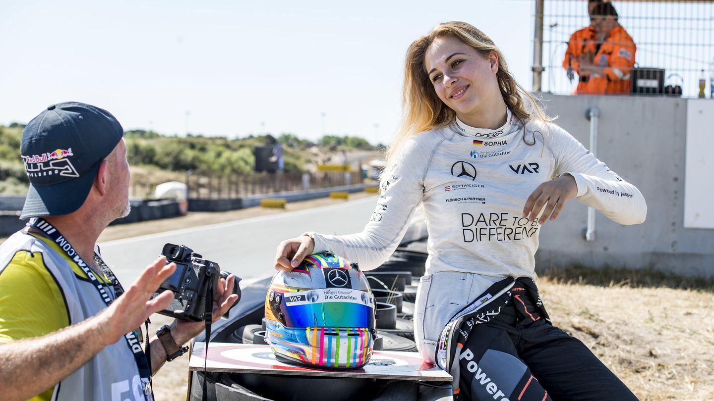 Als erste Frau aus Deutschland trat Sophia Flörsch beim Grand Prix in Macao an. Im Zeittraining hatte es Flörsch auf Platz 20 unter 28 Teilnehmern aus 14 Nationen geschafft.