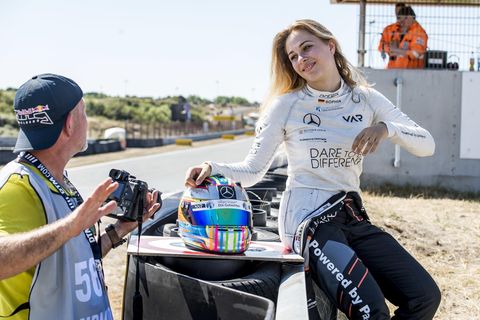 Als erste Frau aus Deutschland trat Sophia Flörsch beim Grand Prix in Macao an. Im Zeittraining hatte es Flörsch auf Platz 20 unter 28 Teilnehmern aus 14 Nationen geschafft.