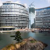 Das Intercontinental Shanghai Wonderland hat nach Angaben der Betreibergesellschaft 336 Zimmer und Suiten, ausgestattet mit Balkonen, von denen Gäste den Blick auf die Wasserfälle der umgebenden Steinklippen genießen können. 