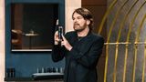 Man Upgrader: Make-up-Artist Frank Hard hat ein Multitasking-Pflegeprodukt für den Mann entwickelt. Georg Kofler sagte in der Sendung ein Investment von 150.000 Euro für 49 Prozent der Anteile zu. "Im Nachgang der Aufzeichnung haben die Parteien sich auf einen umfangreichen Kooperationsvertrag verständigt, der eine weitreichende Finanzierung und Vermarktung des Geschäfts vorsieht", erklärt eine Sprecherin von Kofler. Insgesamt sei für Produktion und Vermarktung eine weitaus höhere Summe als die in der Sendung vereinbarte investiert worden.