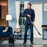 Catch Up: Tobias Gerbracht hat einen Staubsaugeraufsatz entwickelt, der Kleinteile wie Lego-Steine in einem Extrabehälter auffängt. Ralf Dümmel investierte und brachte das Produkt flächendeckend in den Handel. Der Handelsumsatz liegt derzeit bei knapp zwei Millionen Euro, verglichen mit den übrigen Dümmel-Produkten ist das unterdurchschnittlich.