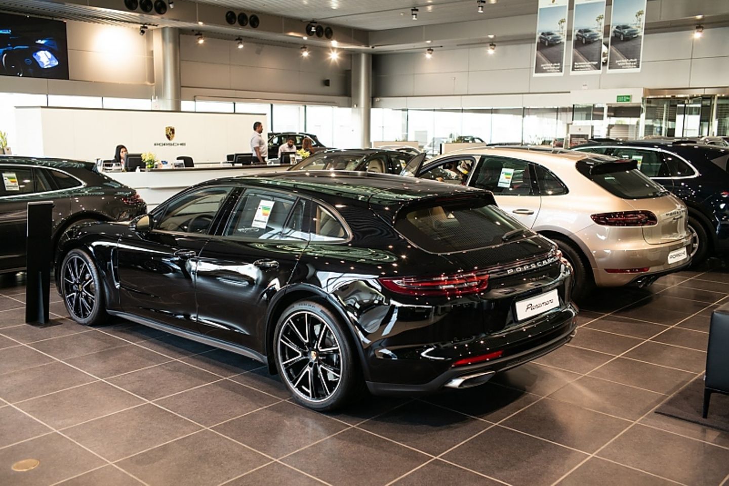Der Porsche Händler gehört zur "Behbehani Brother W.l.l."-Gruppe