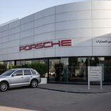 Die Architektur des Porsche-Händlers in Kuwait gleicht der, der anderen Porsche-Händler