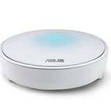 Asus Layra AC2200   Klein, aber fein: Die Knotenpunkte des Lyra-Systems von Asus kommunizieren auf einem eigenen Frequenzband, wodurch mehr Bandbreite auf dem 2,4- und 5 GHz-Band für den eigentlich Datenverkehr bleibt. Wer bereits Netzwerkkabel im Haus verlegt hat, kann die Lyra-Satelliten direkt via Ethernet mit dem Router verbinden, was das WLAN-Signal wesentlich schneller und stabiler macht. Der Anschluss ist simpel: Lyra mit dem Router per Kabel verbinden und die Asus-App auf dem Smartphone herunterladen. Die App findet die Lyra-Geräte im Haus automatisch und führt Schritt für Schritt durch die Einrichtung. Clever: Die App sagt einem gleich, ob die einzelnen Zugriffspunkte optimal aufgestellt sind. 