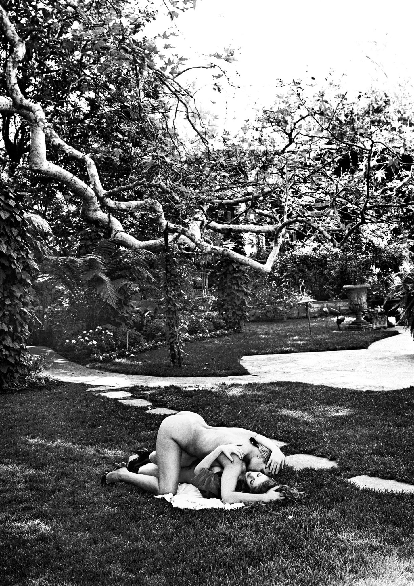 Helmut Newton, Deborah and Red Exterior, Beverly Hills 1991