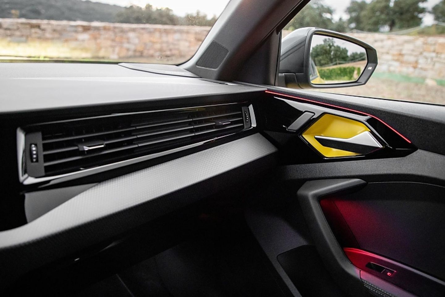 Klare Linien beim Cockpit im Audi A1