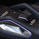 Mit Haltegriffen: Die Mittelkonsole des Mercedes-Benz GLE