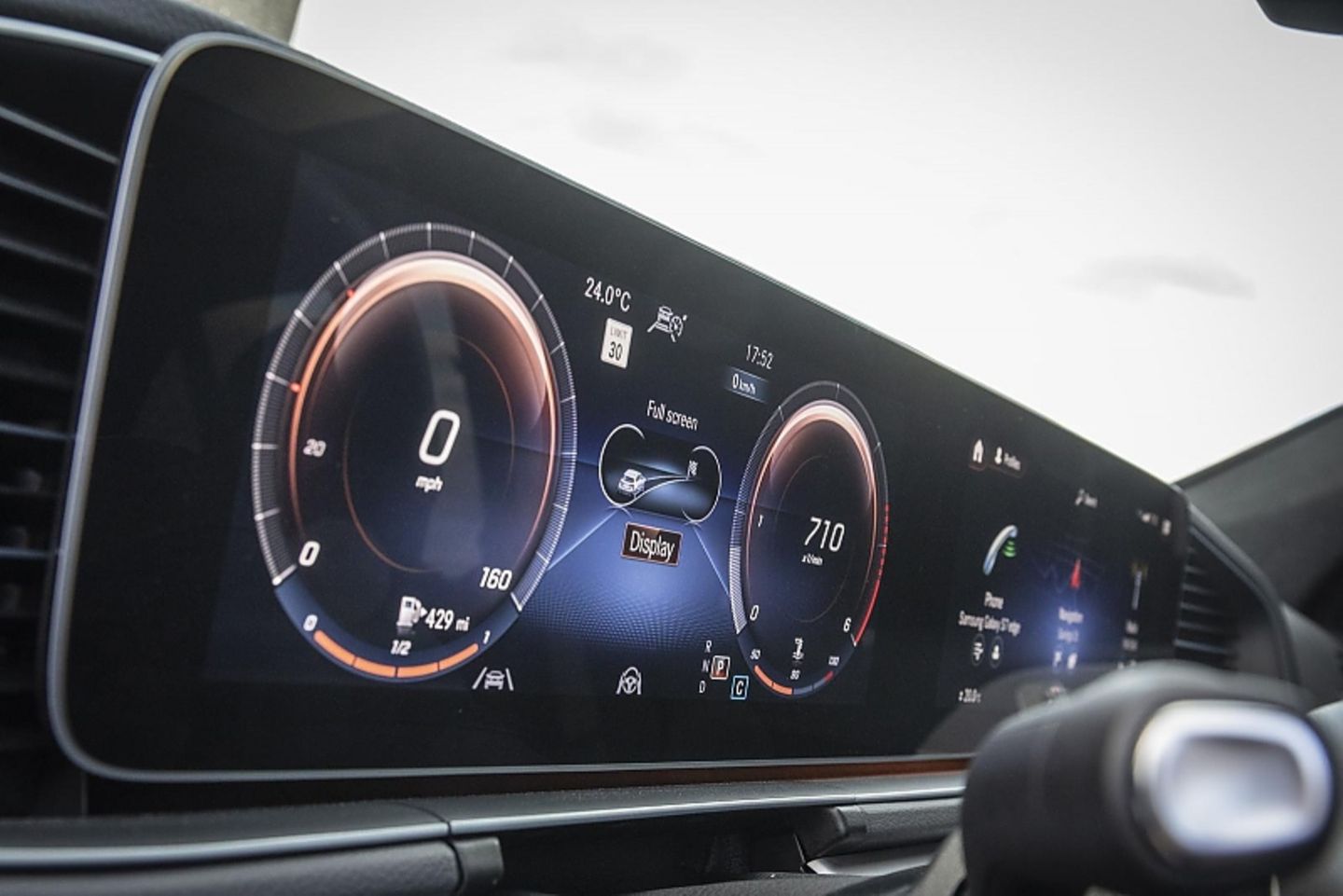 Komplett digital: Die Anzeigen im Mercedes-Benz GLE